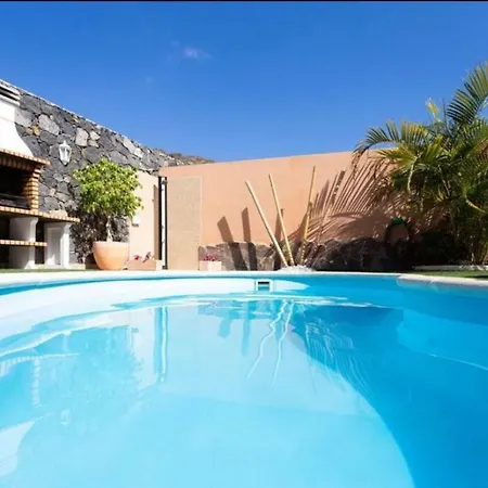 Encanto, Heated And Salt Water Pool, Fast Fiber!!! Villa Costa Adeje (Tenerife)